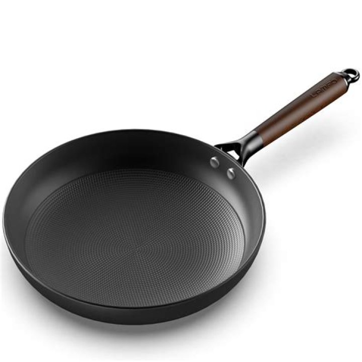 Can I use a frying pan on a BBQ