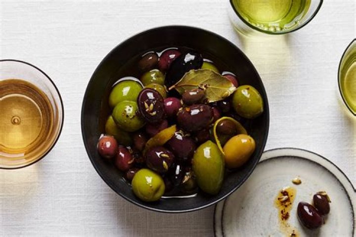Can olives go bad if not refrigerated