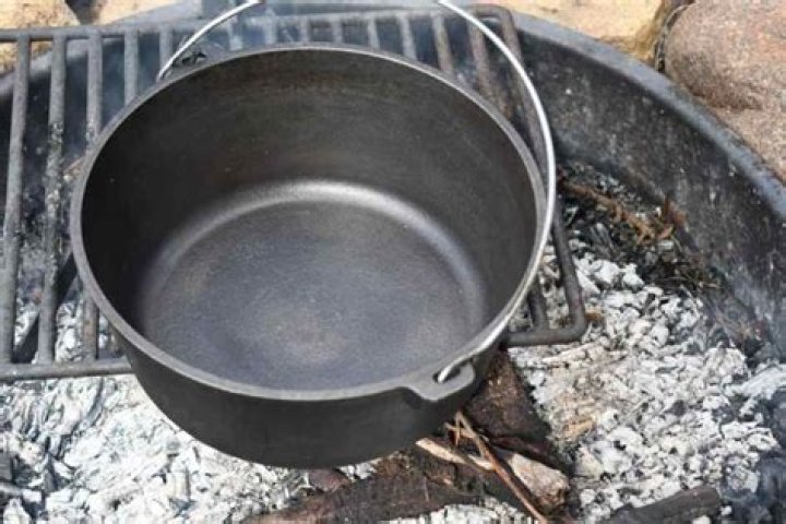 Can you heat an empty Dutch oven