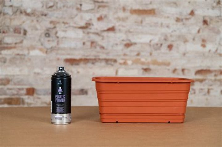 Can you spray paint terracotta