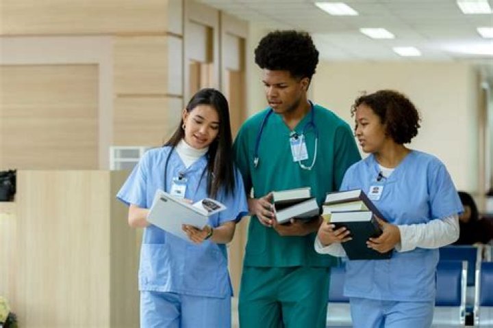 How do I become a nurse in Houston