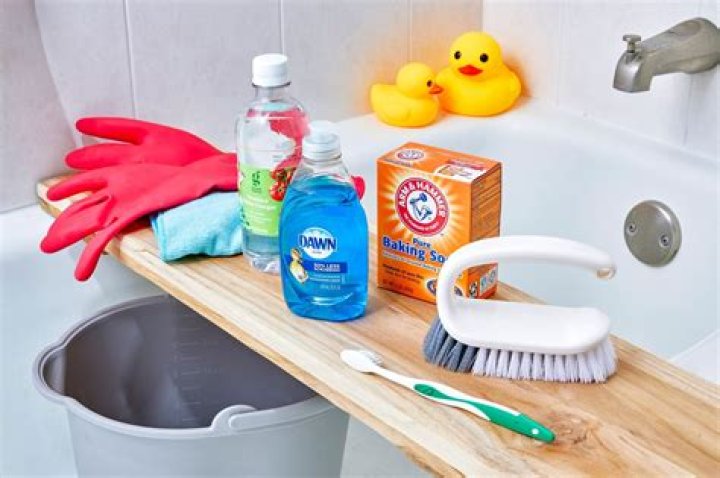 How do you clean a baby bathtub