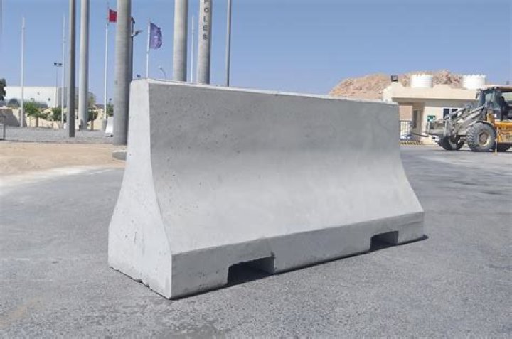 How much does a concrete barrier weight