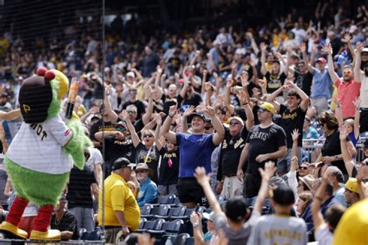 What are the Yankees fans chanting