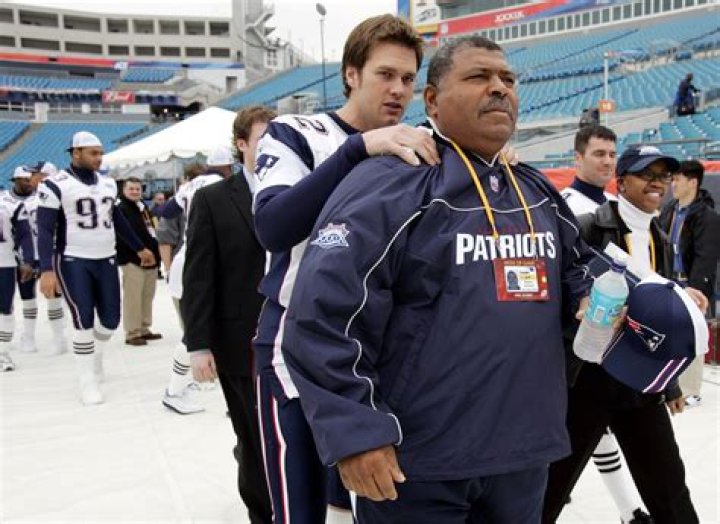 When did Romeo Crennel leave the Patriots