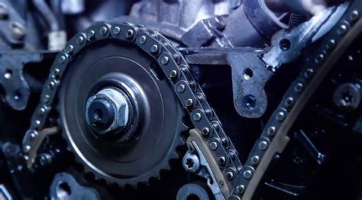 Which Subaru engines have timing chains