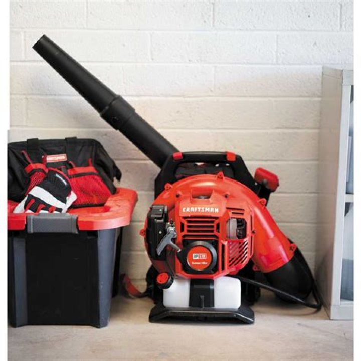 Who makes the Craftsman leaf blowers