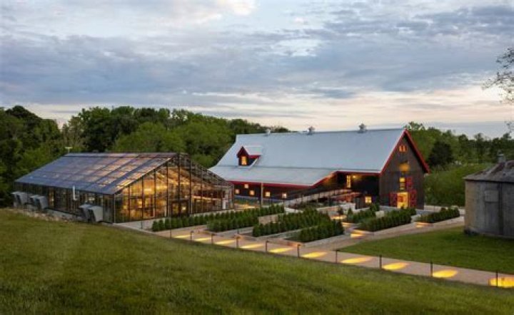 Why are all the barns in Kentucky black