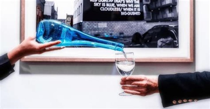 Why is it bad luck to pour your own sake