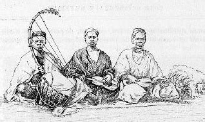 Why were storytellers important in African society
